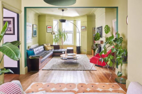 Greenswood House - Bohemian Victorian family home with hot tub in south Devon fishing village